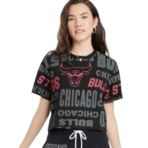 NBA Womens Chicago Bulls Graphic Crop Tee Black All Over Print XXL - Picture 1 of 13